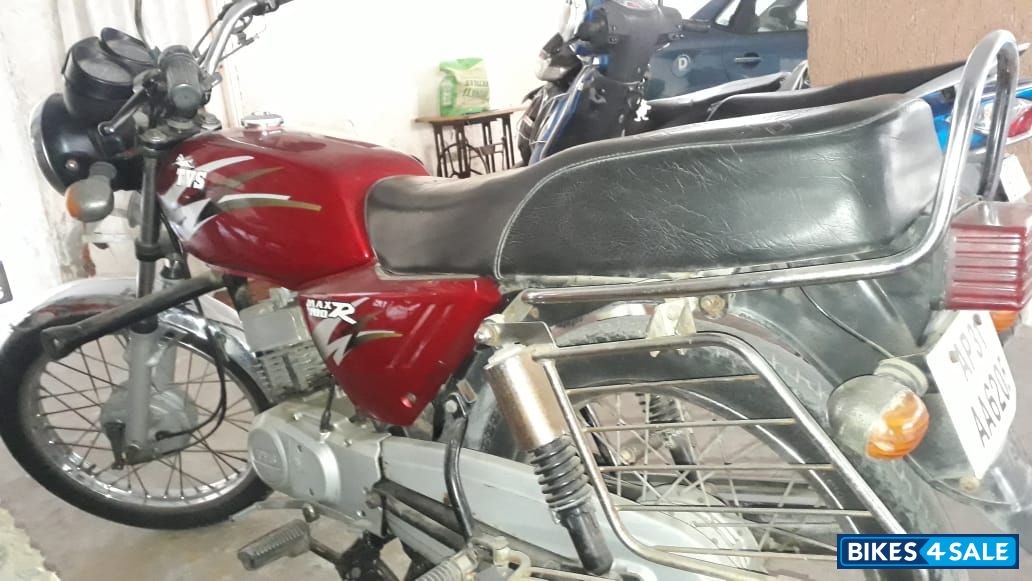 Red TVS MAX 100R Red TVS MAX 100R