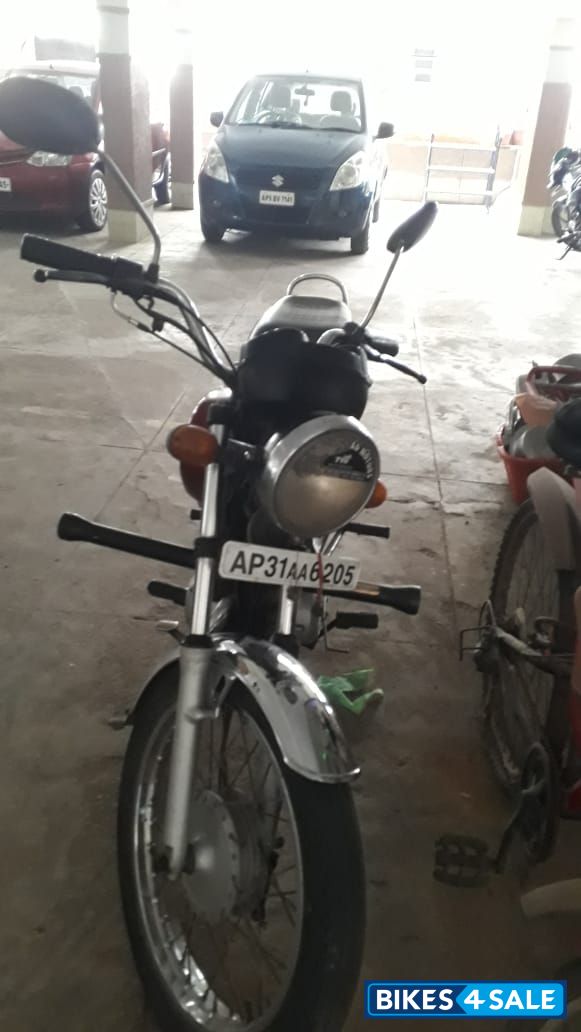 Red TVS MAX 100R Red TVS MAX 100R