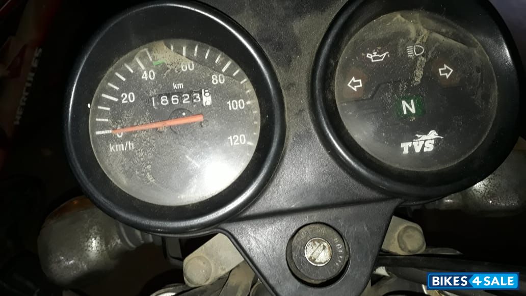 Red TVS MAX 100R Red TVS MAX 100R