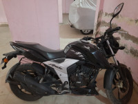 Used 18 Model Tvs Apache Rtr 160 4v For Sale In Noida Id Bikes4sale