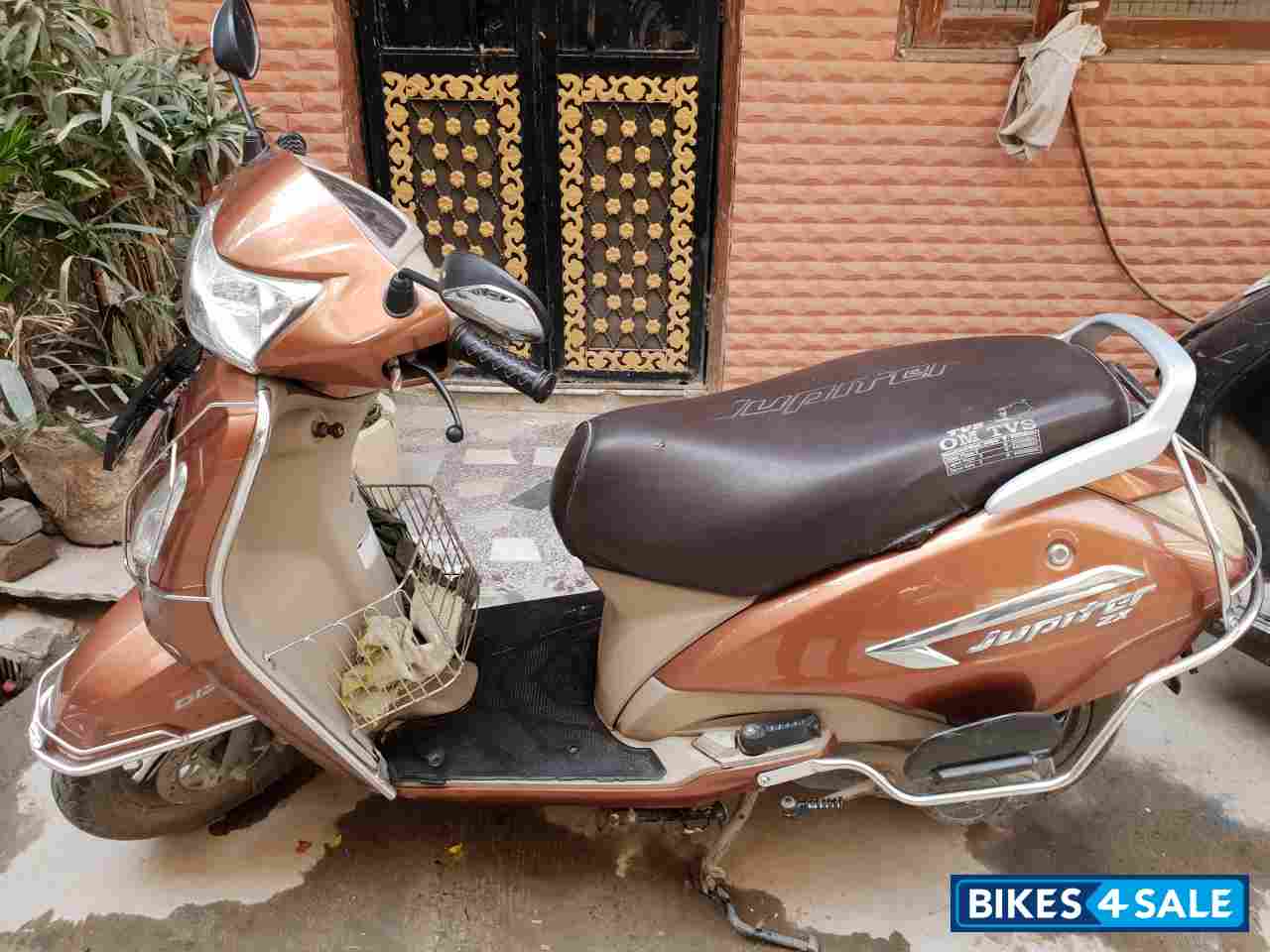 Brown TVS Jupiter ZX Brown TVS Jupiter ZX