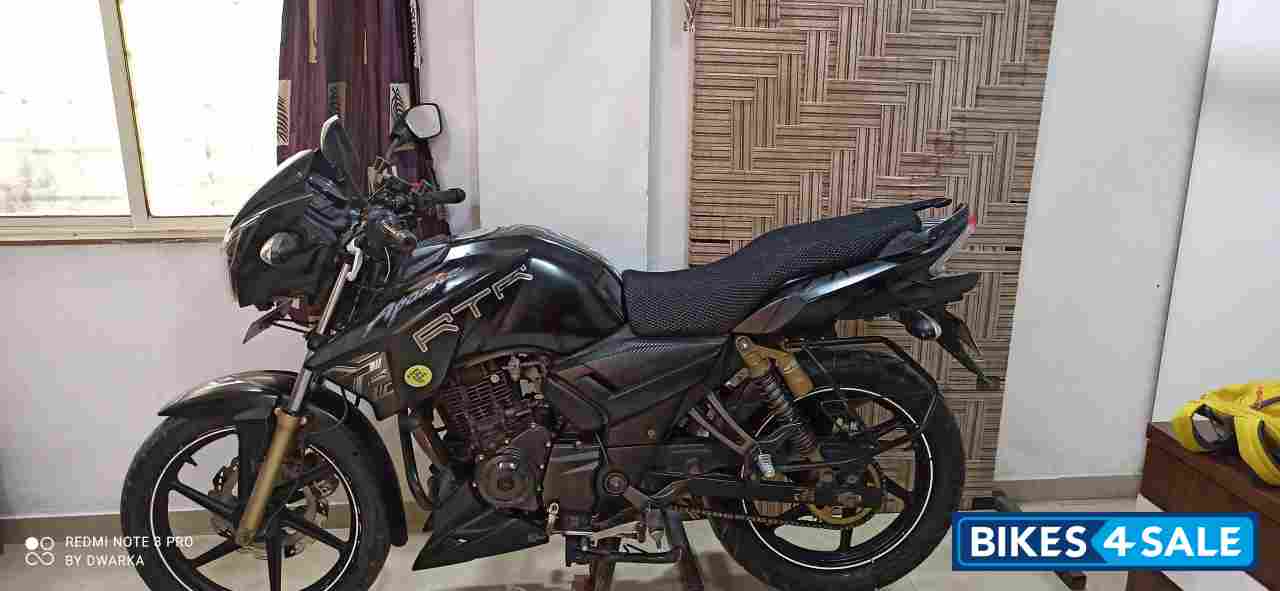 Matt Black TVS Apache RTR 180