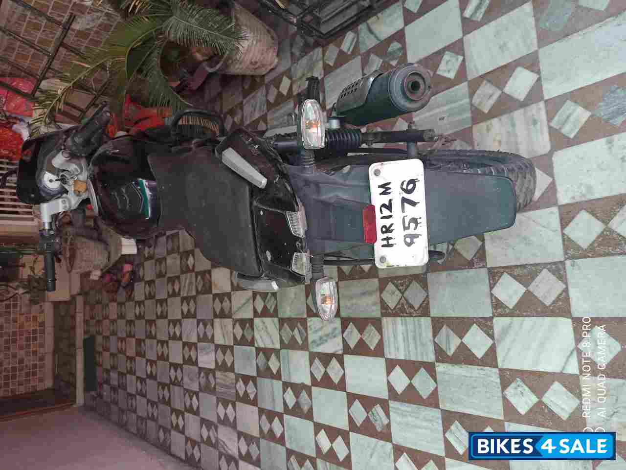 Black Bajaj Pulsar 180 DTSi Black Bajaj Pulsar 180 DTSi