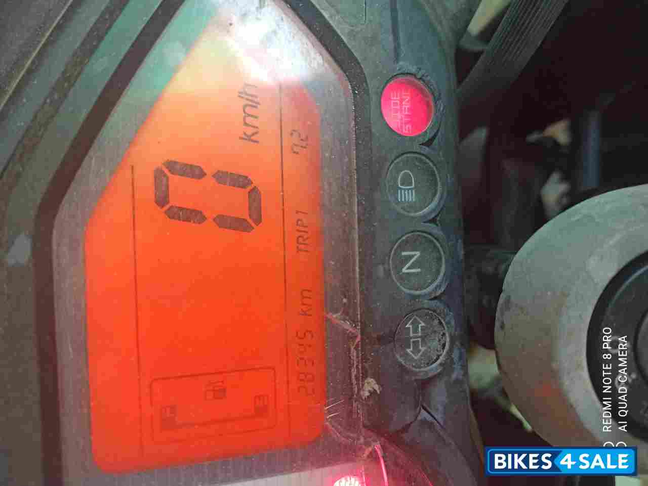 Black Bajaj Pulsar 180 DTSi Black Bajaj Pulsar 180 DTSi