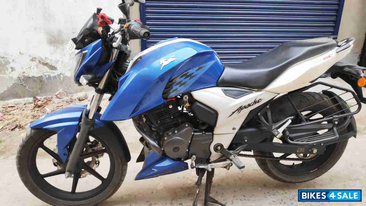 Used 18 Model Tvs Apache Rtr 160 4v For Sale In Kolkata Id Bikes4sale