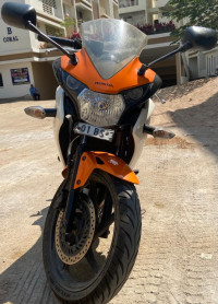 Orange Honda CBR 150R