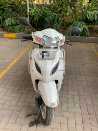 White Honda Activa 5G