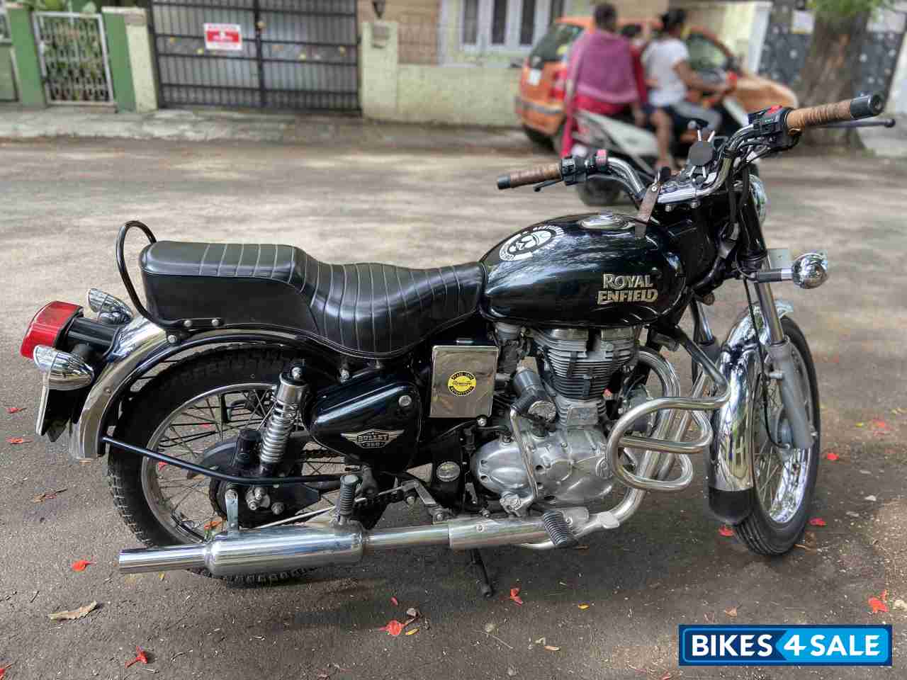 Black Royal Enfield Bullet 350 Black Royal Enfield Bullet 350