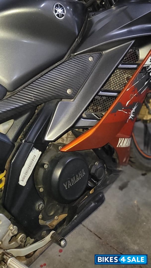 Black Yamaha YZF R15 V2 Black Yamaha YZF R15 V2