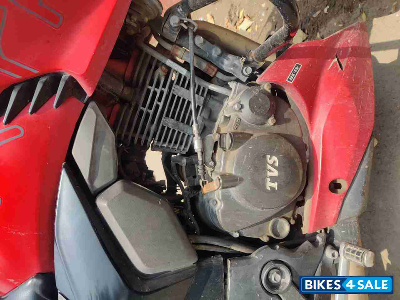 TVS Apache RTR 200 4V TVS Apache RTR 200 4V