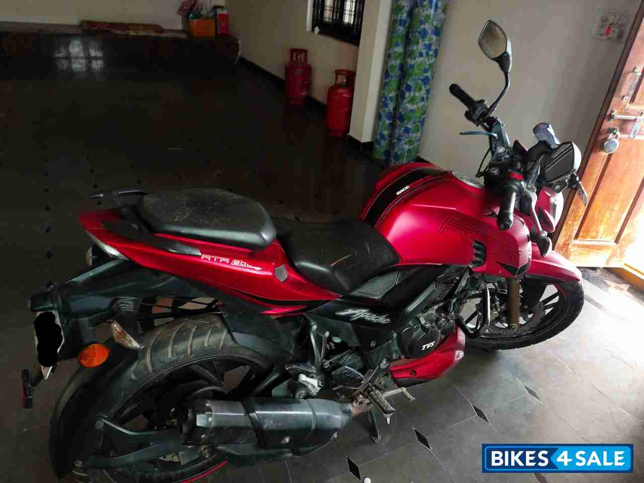 Matt Red TVS Apache RTR 200 4V Race Edition 2.0 Matt Red TVS Apache RTR 200 4V Race Edition 2.0