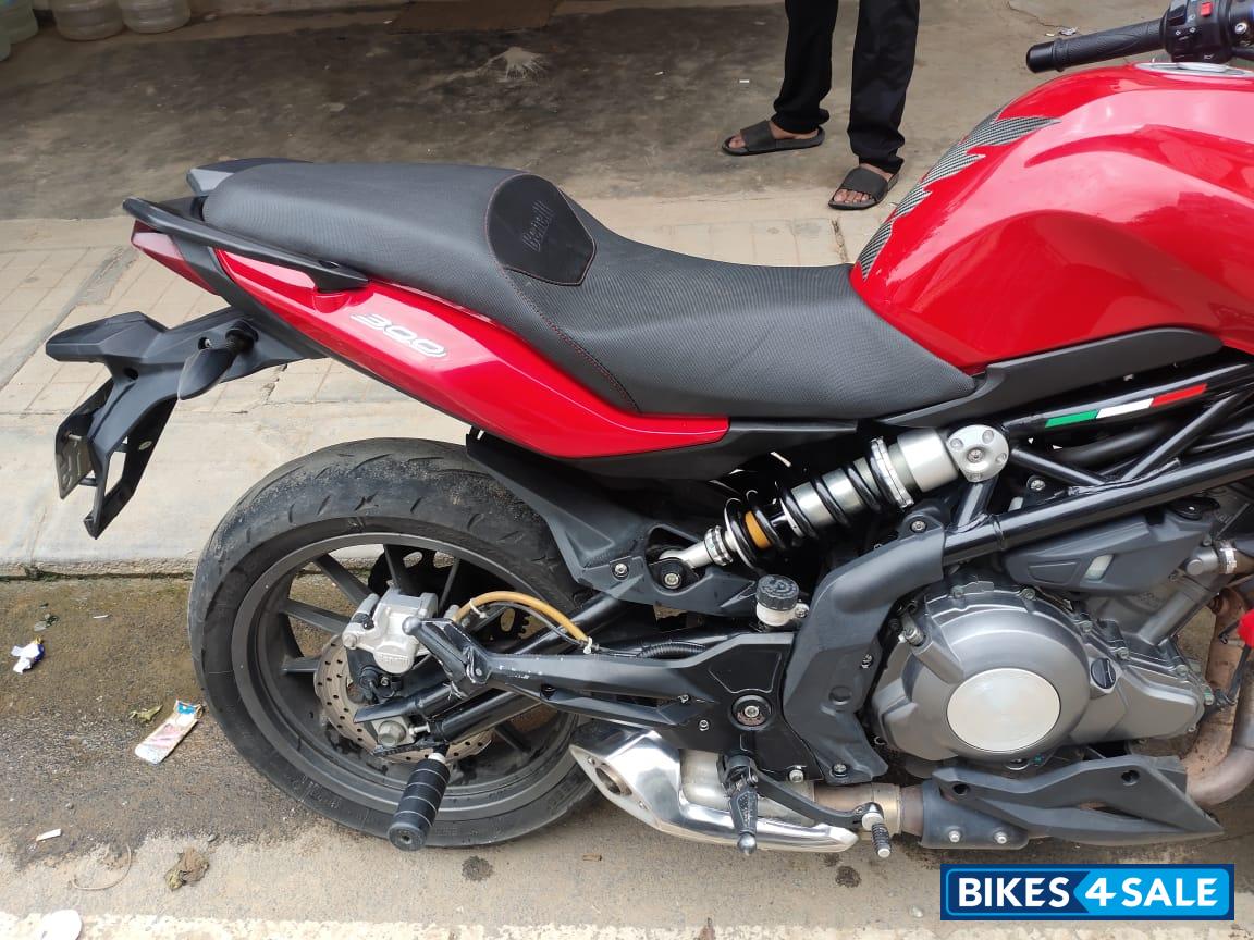 Red Benelli TNT 300 Red Benelli TNT 300