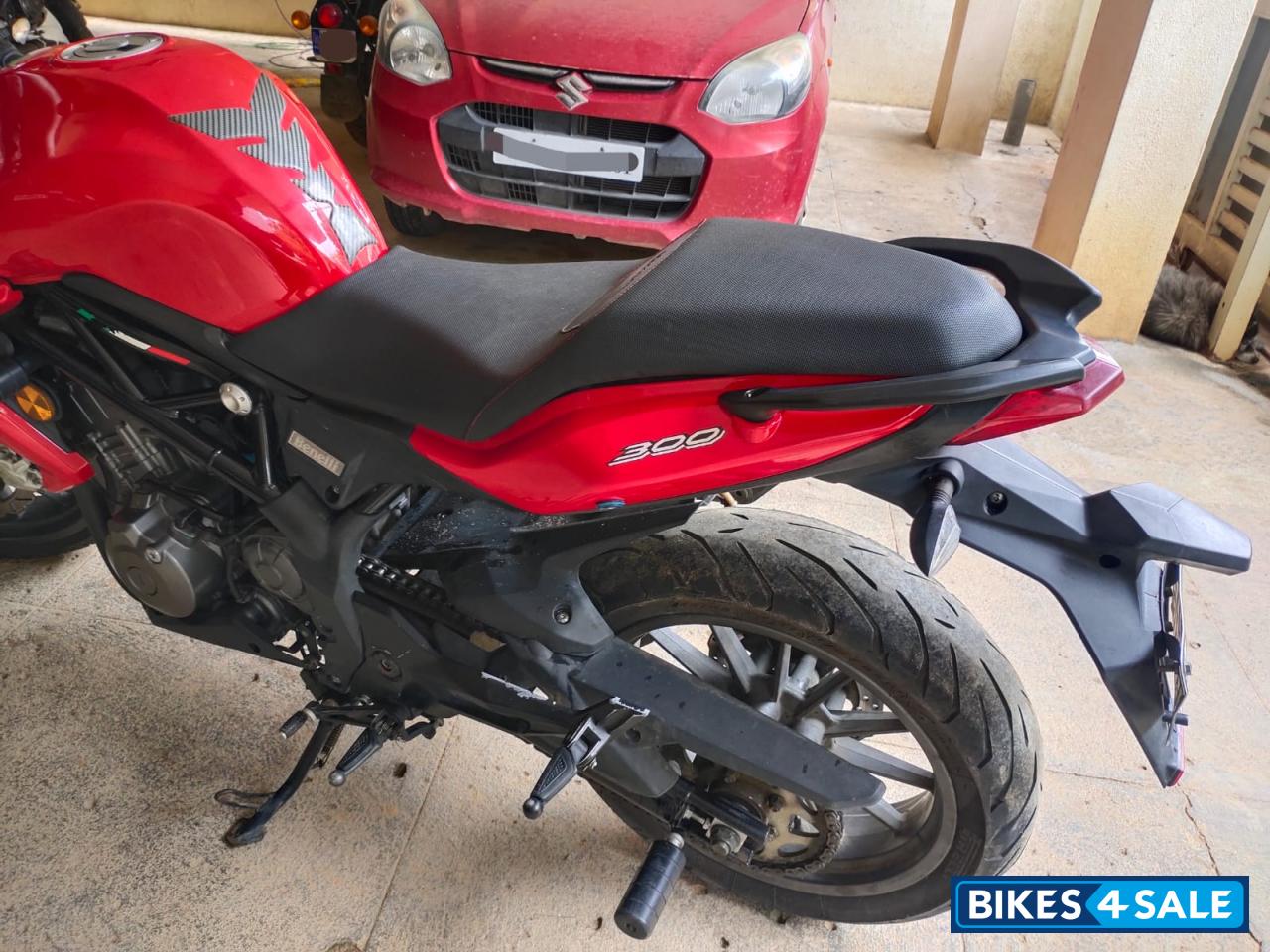 Red Benelli TNT 300 Red Benelli TNT 300