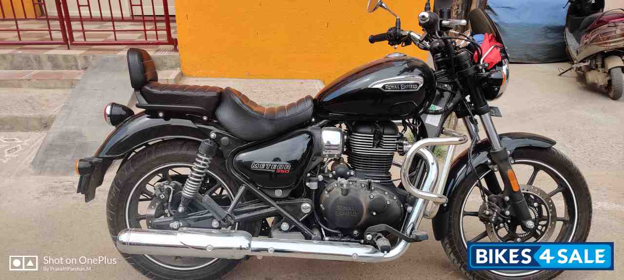 Glossy Black Royal Enfield Meteor 350 Stellar Glossy Black Royal Enfield Meteor 350 Stellar