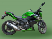 Metallic Matte Green Kawasaki Z250