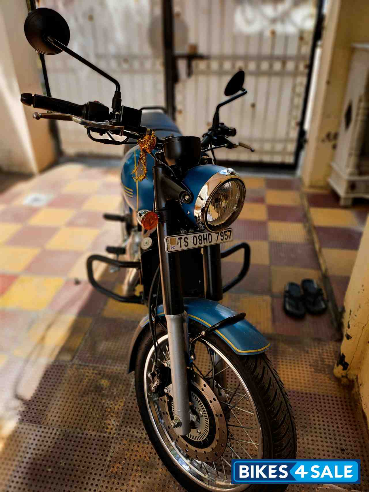 Starlight Blue Jawa forty two BS6 Starlight Blue Jawa forty two BS6