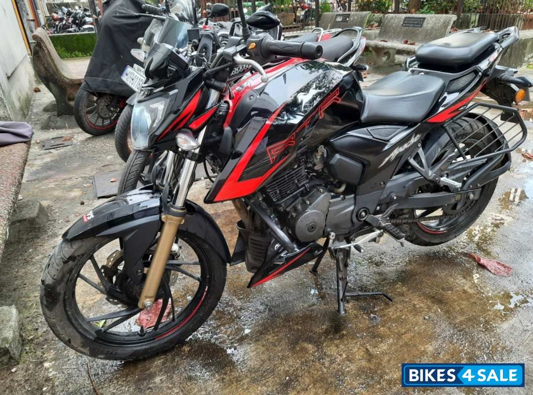 Black TVS Apache RTR 200 4V ABS Race Edition 2.0 Black TVS Apache RTR 200 4V ABS Race Edition 2.0