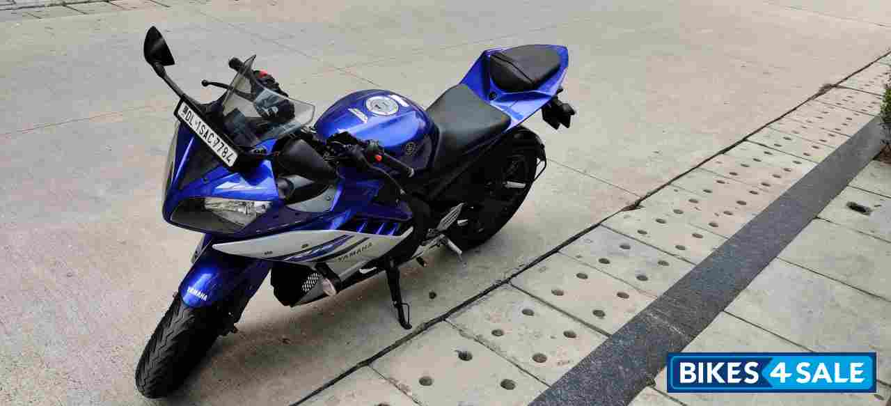 Blue Yamaha YZF R15 V2 Blue Yamaha YZF R15 V2