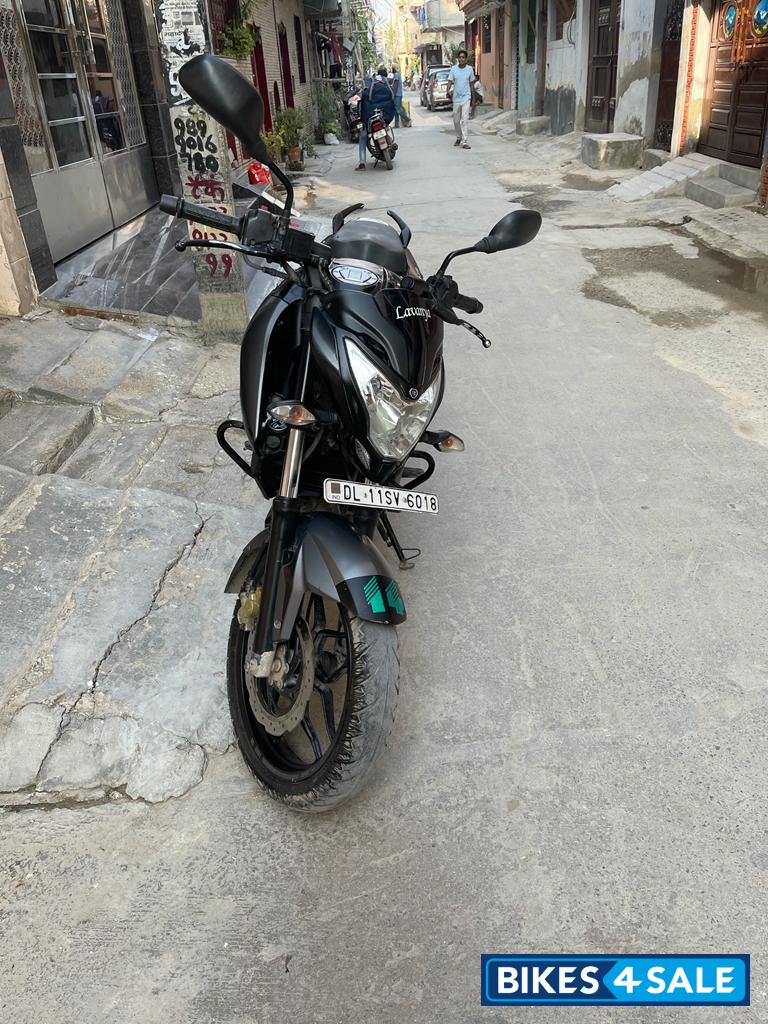 Black Bajaj Pulsar NS 200 BS6