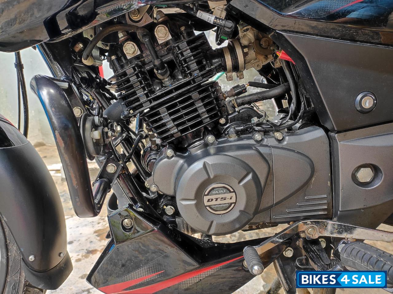 Black Bajaj Pulsar 150 BS6 Black Bajaj Pulsar 150 BS6