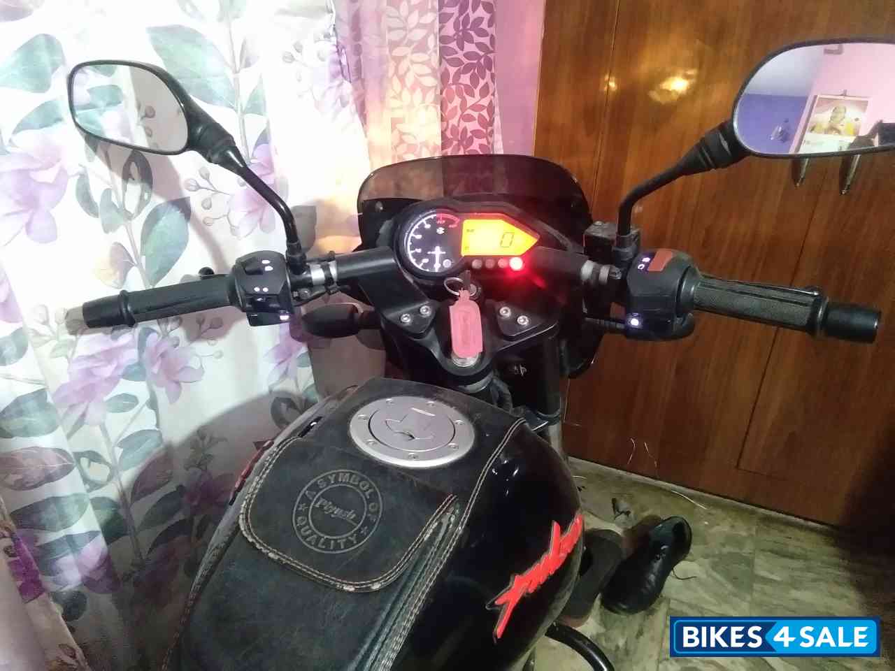Black Bajaj Pulsar 150 Black Bajaj Pulsar 150