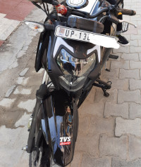 Black TVS Apache RTR 160 4V BS6