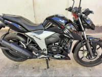 Black TVS Apache RTR 160 4V BS6