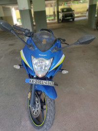 Blue Suzuki Gixxer SF