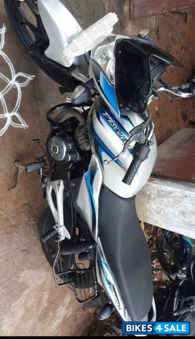 Silver Blue Bajaj Discover 125M Silver Blue Bajaj Discover 125M