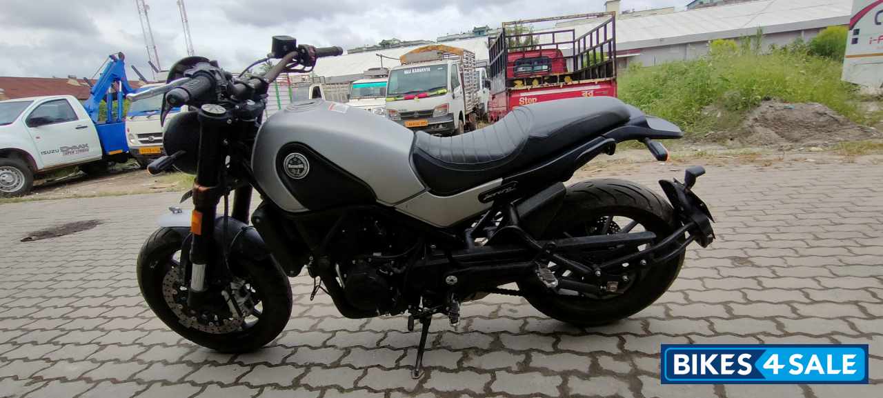 Silver Benelli Leoncino Silver Benelli Leoncino