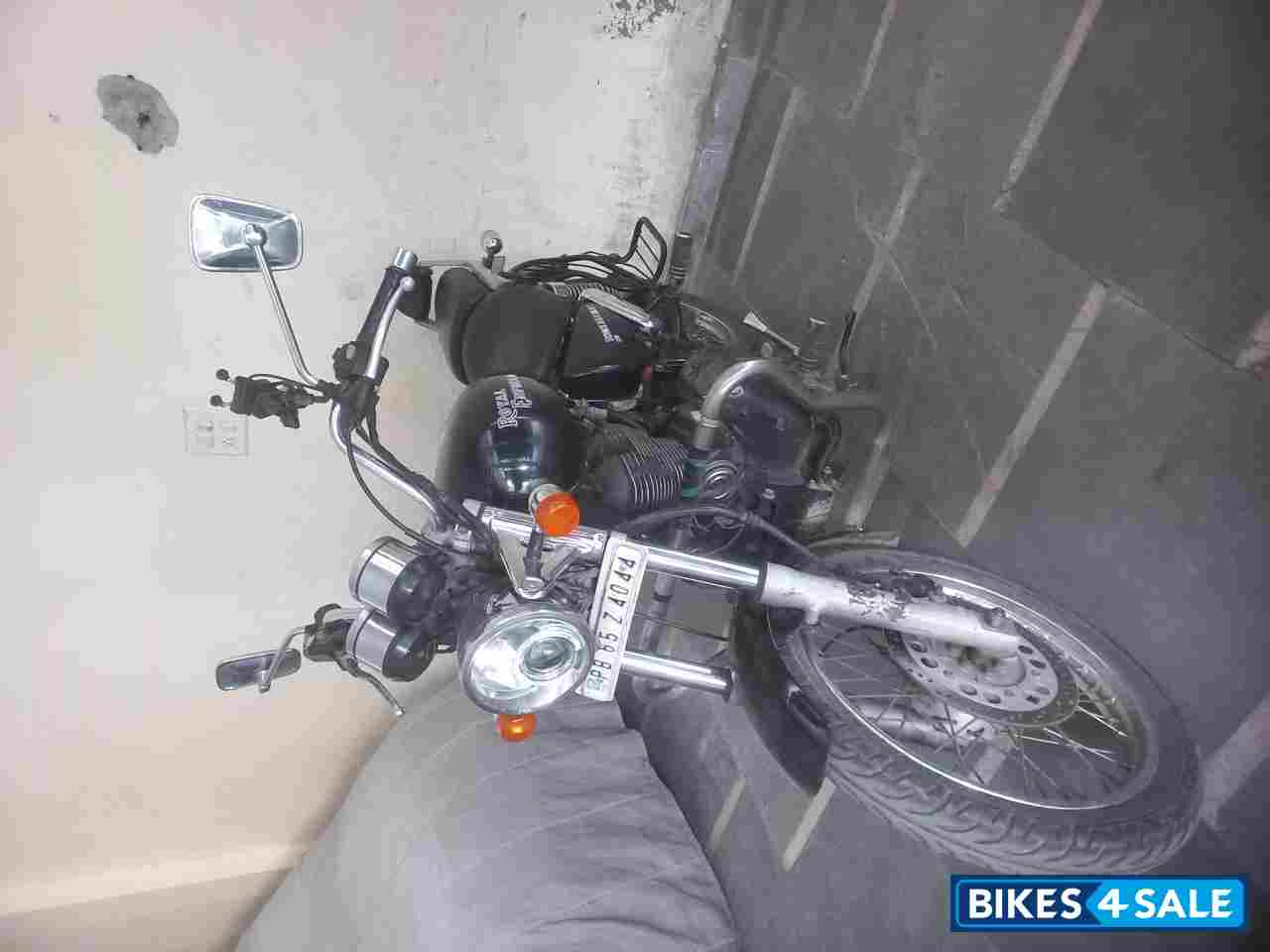 Black Royal Enfield Thunderbird 350 Black Royal Enfield Thunderbird 350