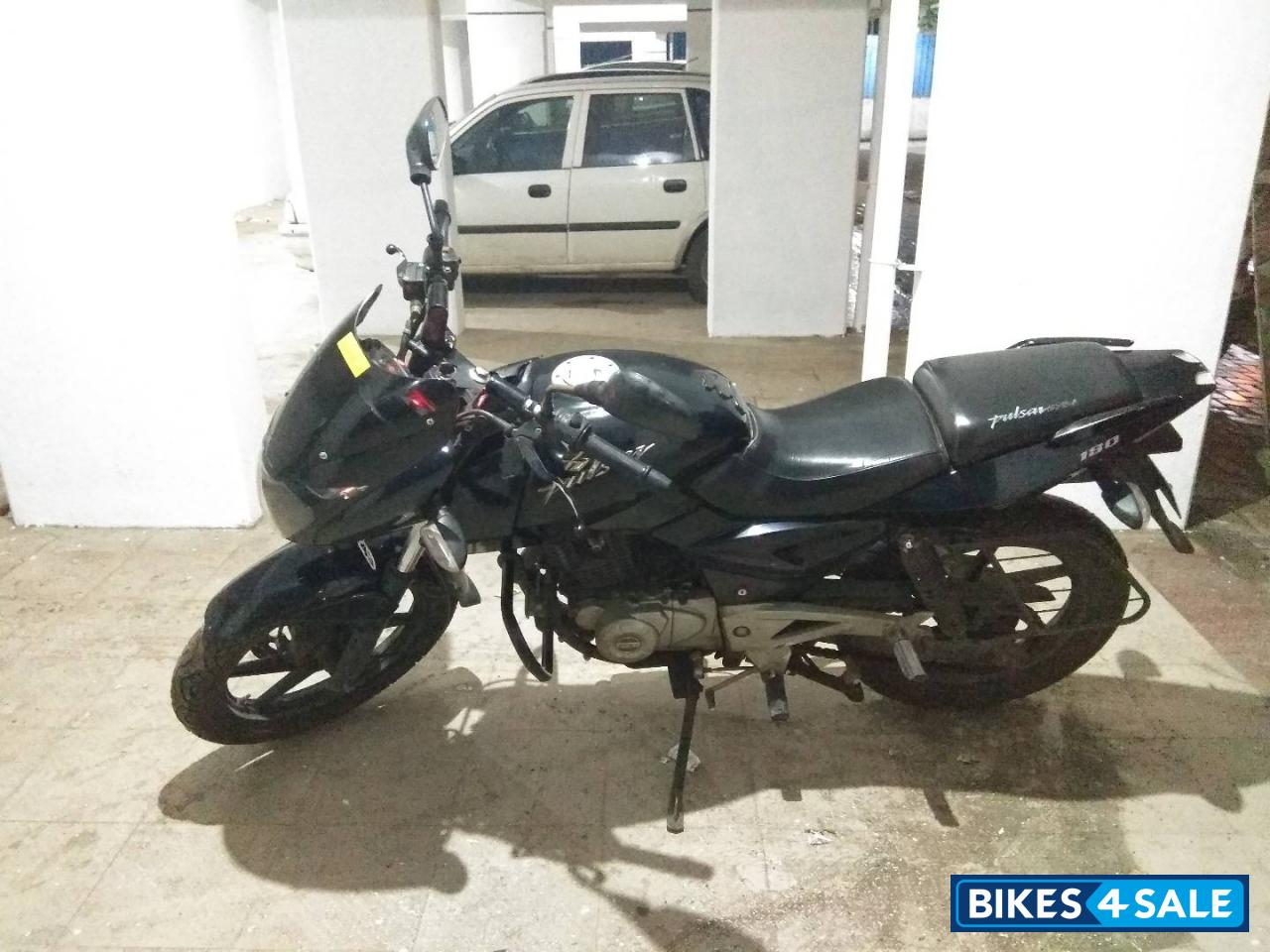 Black Bajaj Pulsar 180 DTSi Black Bajaj Pulsar 180 DTSi