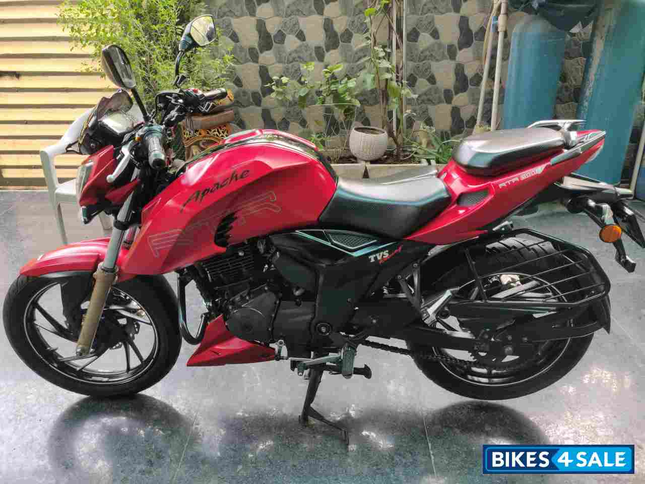 Syrah Red TVS Apache RTR 200 4V Syrah Red TVS Apache RTR 200 4V
