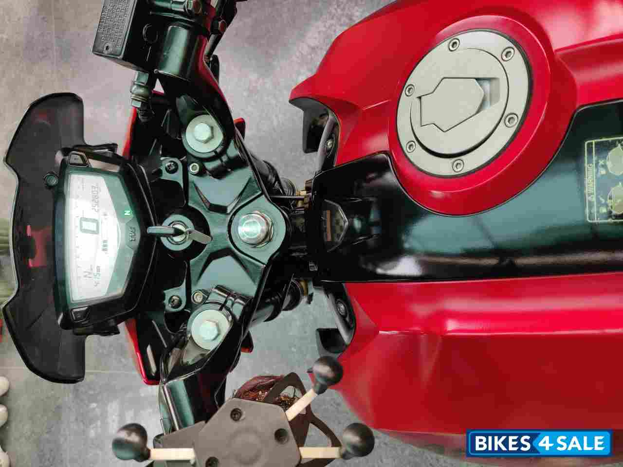 Syrah Red TVS Apache RTR 200 4V Syrah Red TVS Apache RTR 200 4V