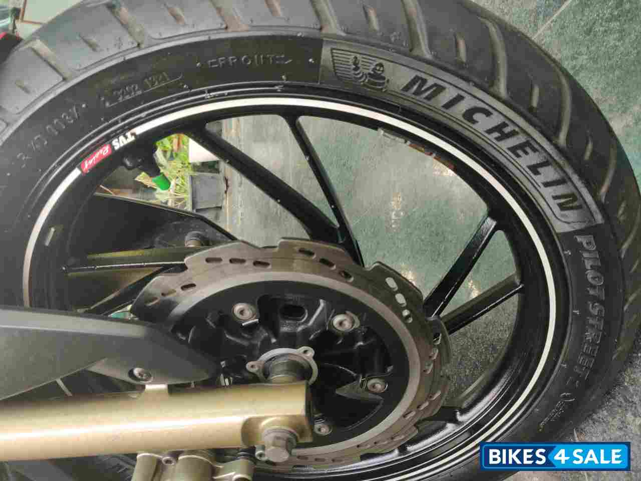 Syrah Red TVS Apache RTR 200 4V Syrah Red TVS Apache RTR 200 4V