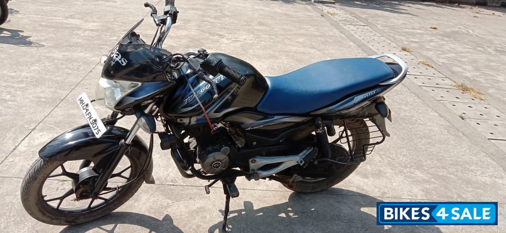 Blue & Black Bajaj Discover 125M Blue & Black Bajaj Discover 125M