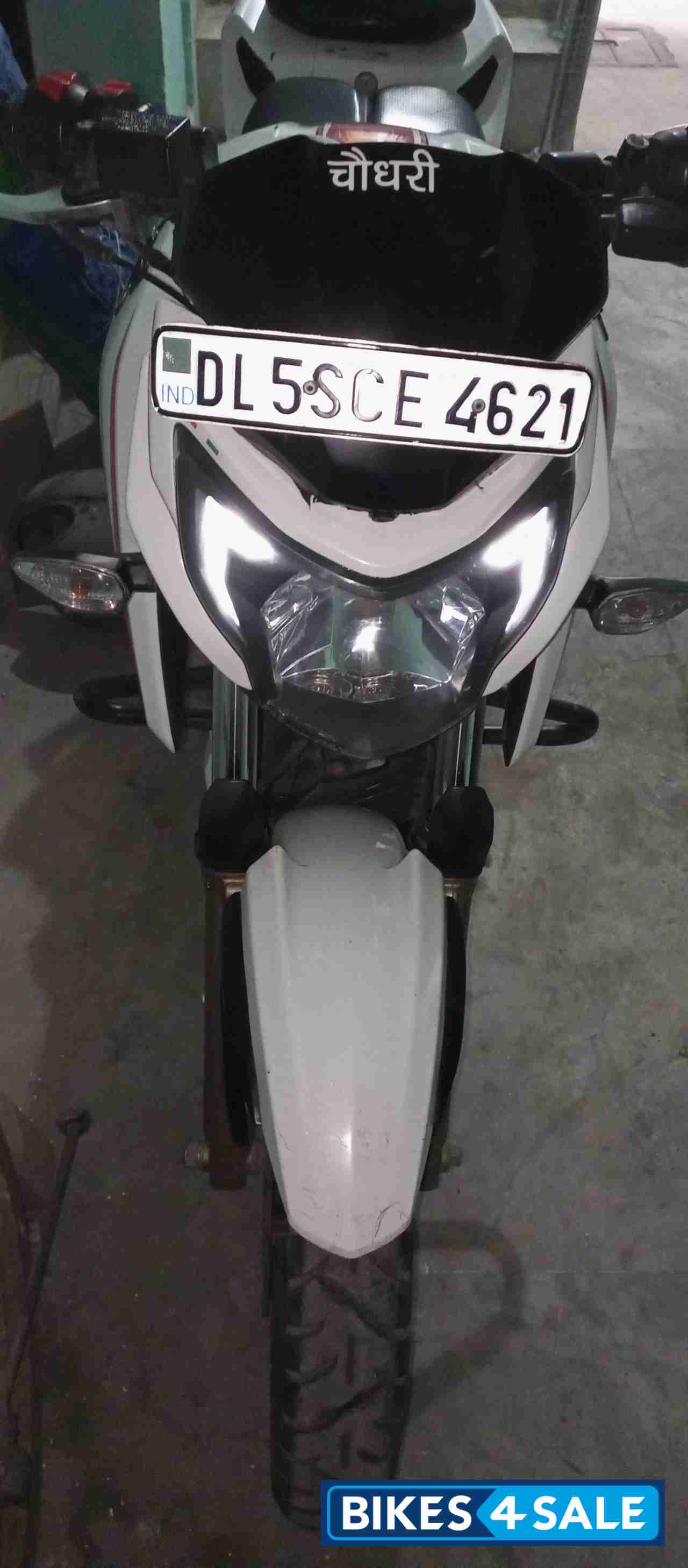 TVS Apache RTR 200 4V TVS Apache RTR 200 4V