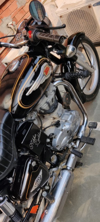 Black Royal Enfield Bullet Standard 350