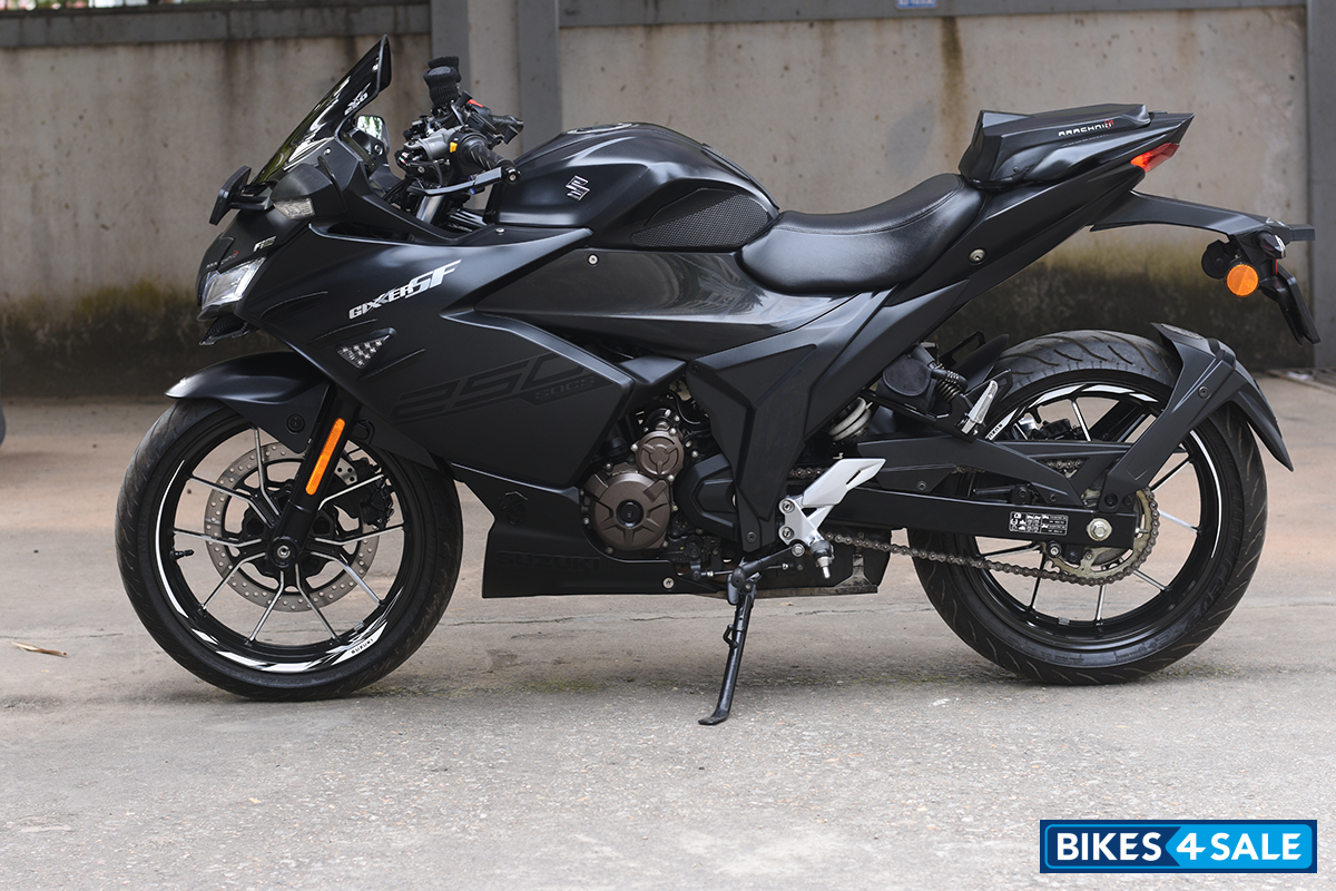 gixxer sf 250 matte black