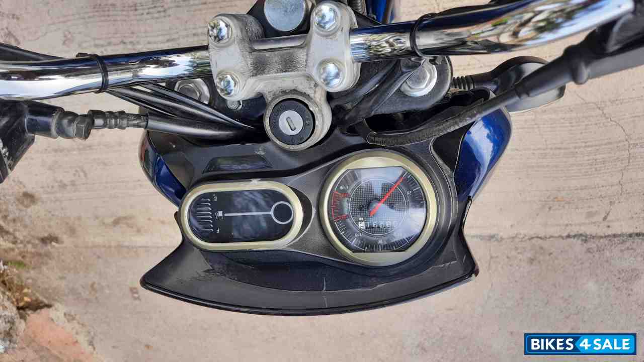 Blue Bajaj V15 Blue Bajaj V15