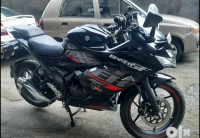 Black Suzuki Gixxer SF