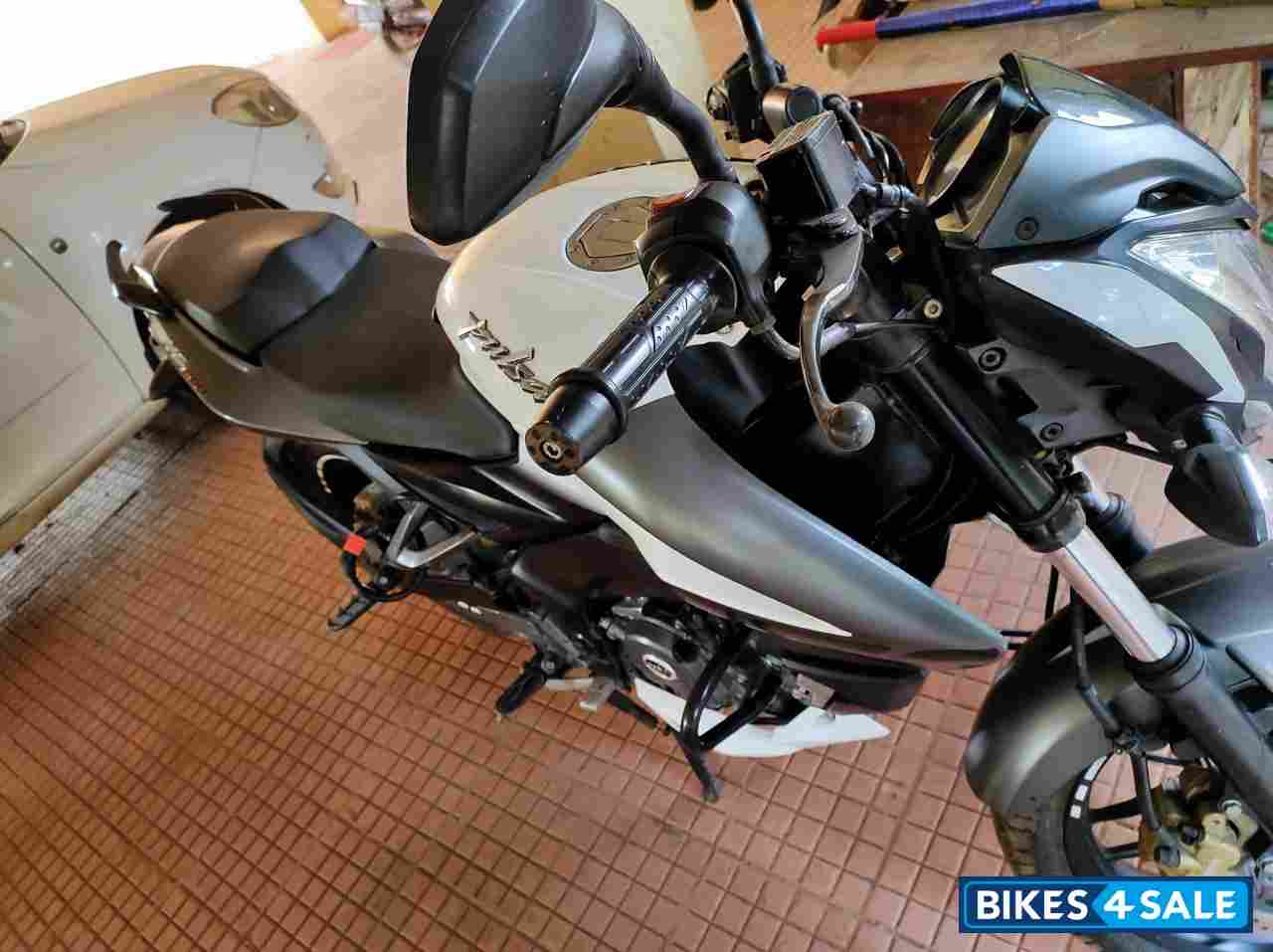 Bajaj Pulsar 200 NS Bajaj Pulsar 200 NS