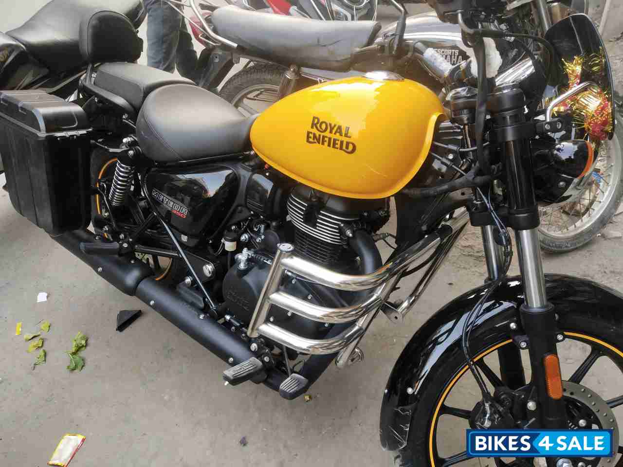 Yellow Royal Enfield Meteor 350 Fireball