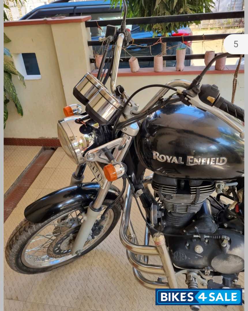 Black Royal Enfield Thunderbird 350 Black Royal Enfield Thunderbird 350