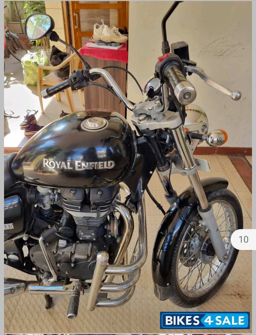 Black Royal Enfield Thunderbird 350 Black Royal Enfield Thunderbird 350