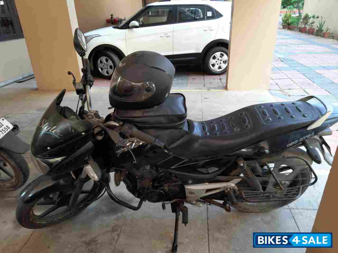 Black Bajaj Pulsar 150 DTSi Black Bajaj Pulsar 150 DTSi
