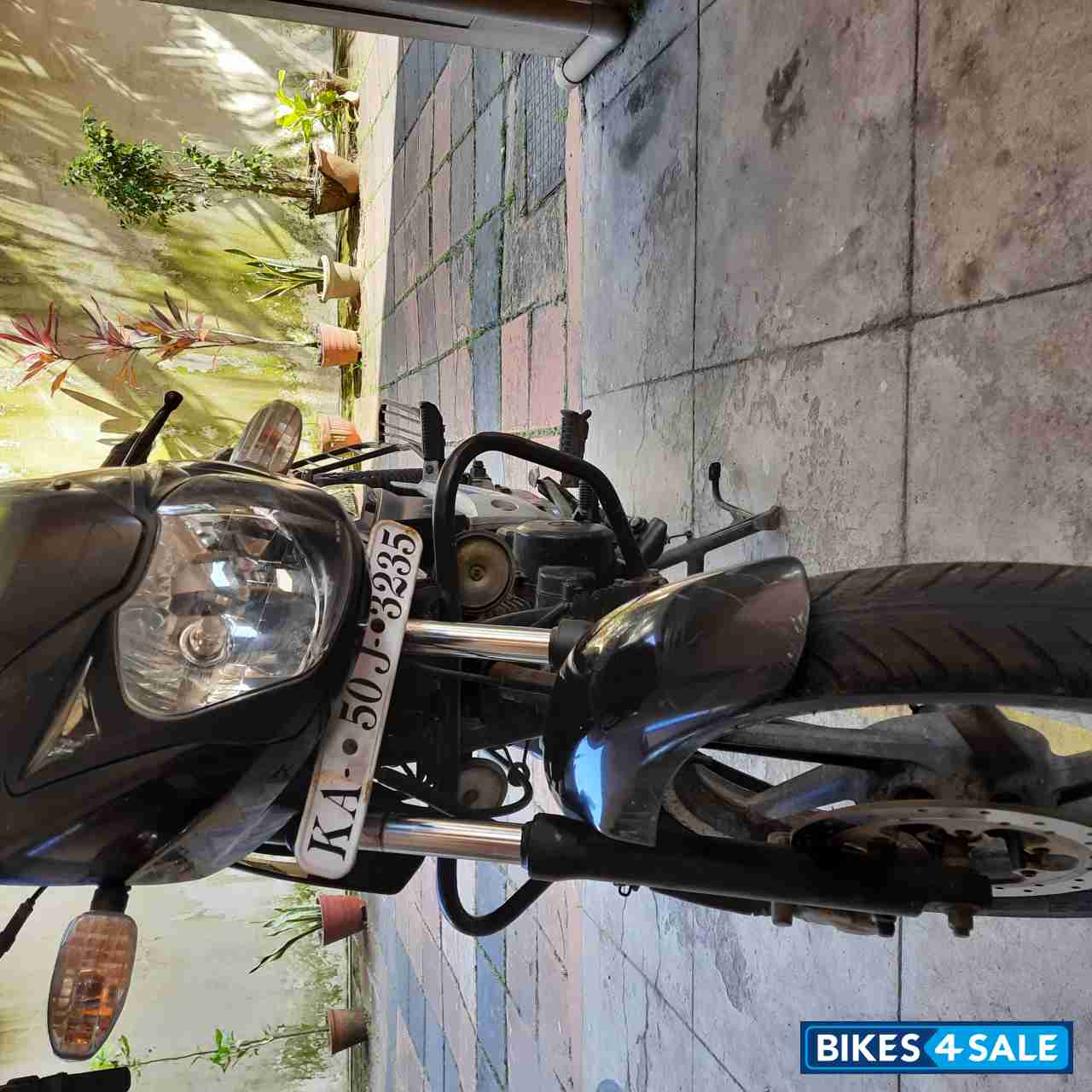 Black Bajaj Pulsar 150 DTSi Black Bajaj Pulsar 150 DTSi