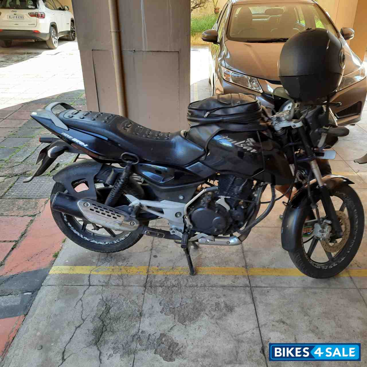 Black Bajaj Pulsar 150 DTSi Black Bajaj Pulsar 150 DTSi