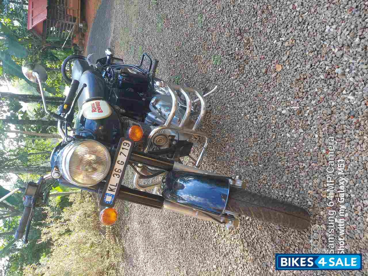 Black Royal Enfield Classic 350 Black Royal Enfield Classic 350