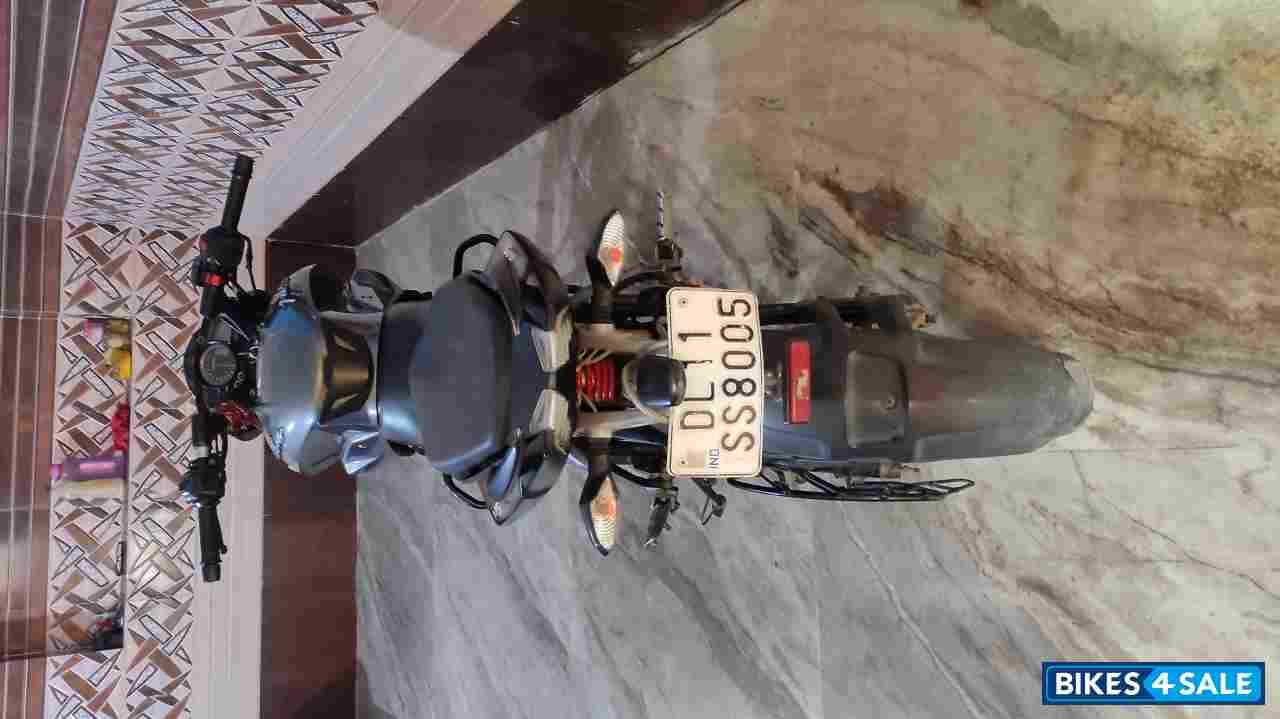 Dual Tone Bajaj Pulsar NS 160 Dual Tone Bajaj Pulsar NS 160